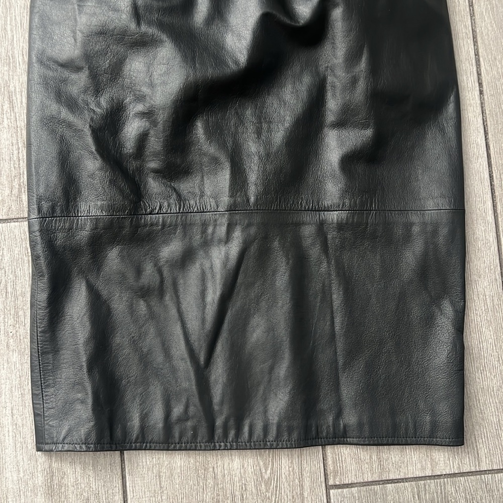 Vakko Black Leather Pencil Skirt Size 6 - Picture 3 of 8